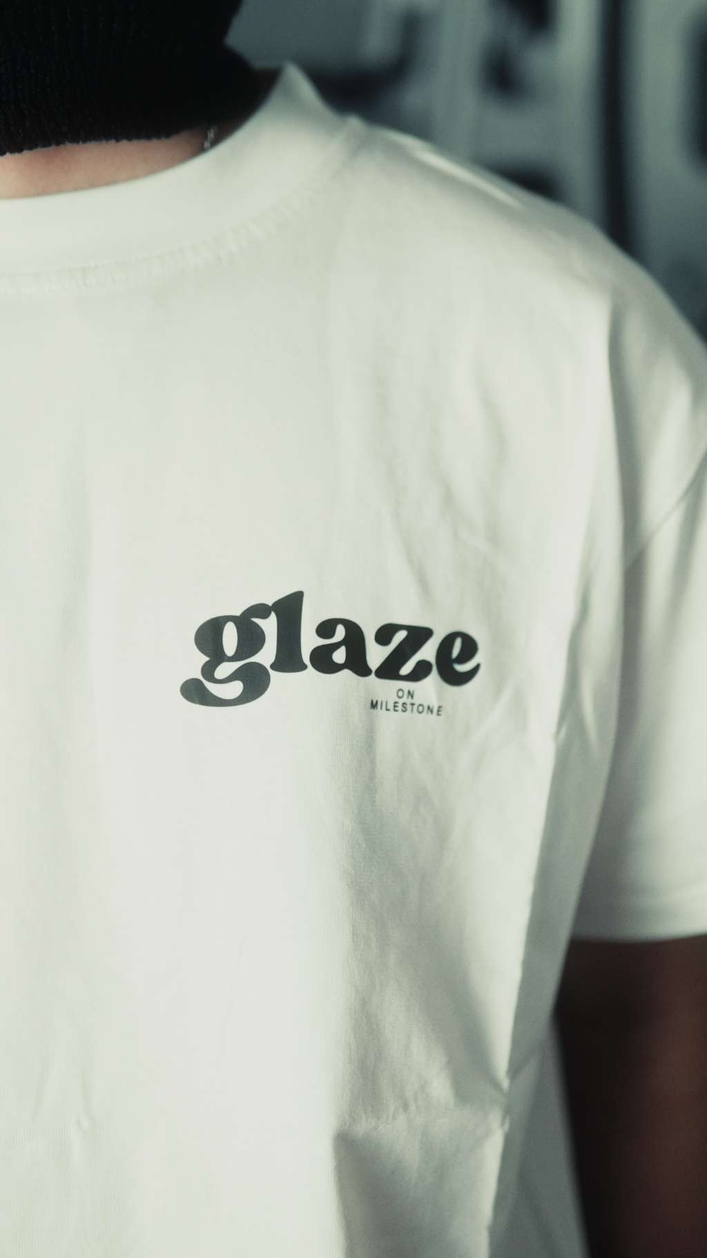 "MILESTONE STUDIO" GLAZE ON T-SHIRT / WHITE
