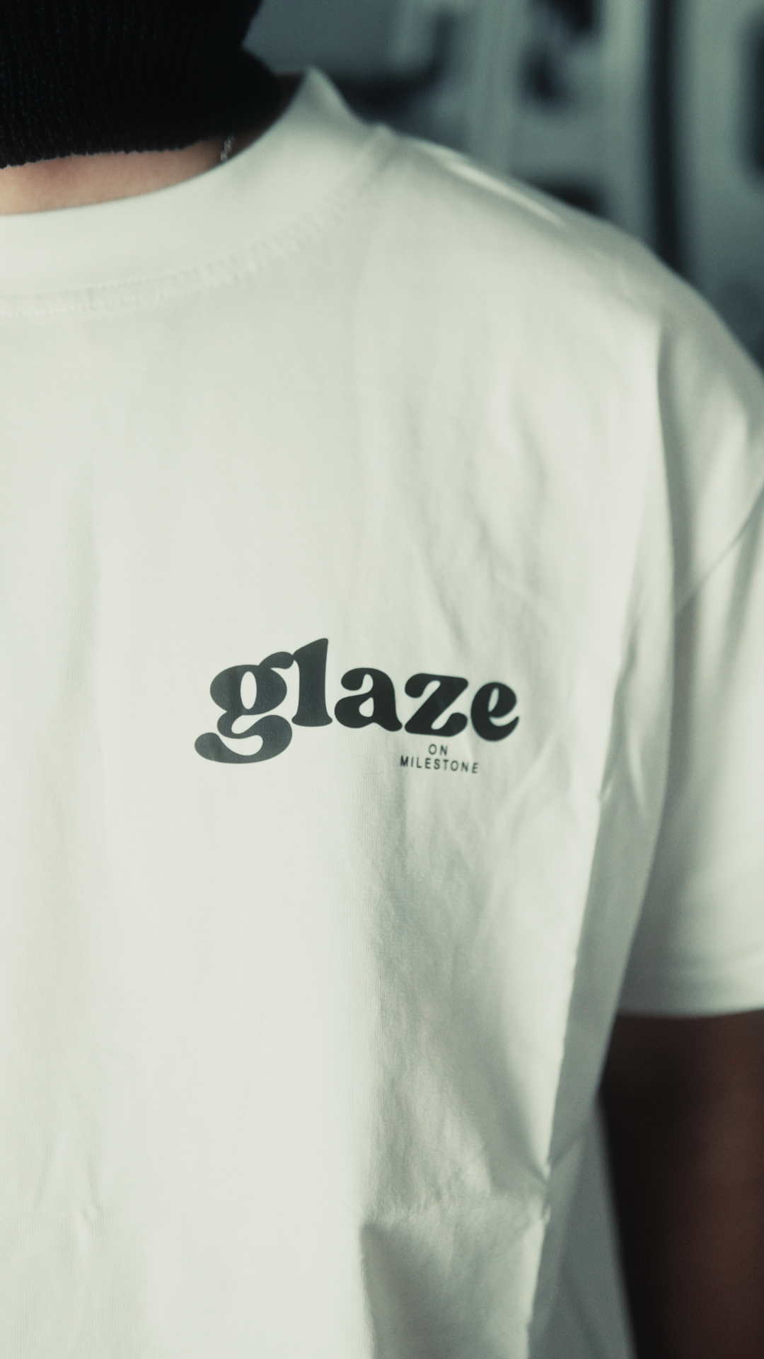 "MILESTONE STUDIO" GLAZE ON T-SHIRT / WHITE