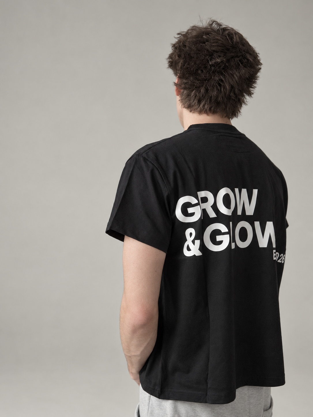 "MILESTONE STUDIO" GROW & GLOW T-SHIRT / BLACK