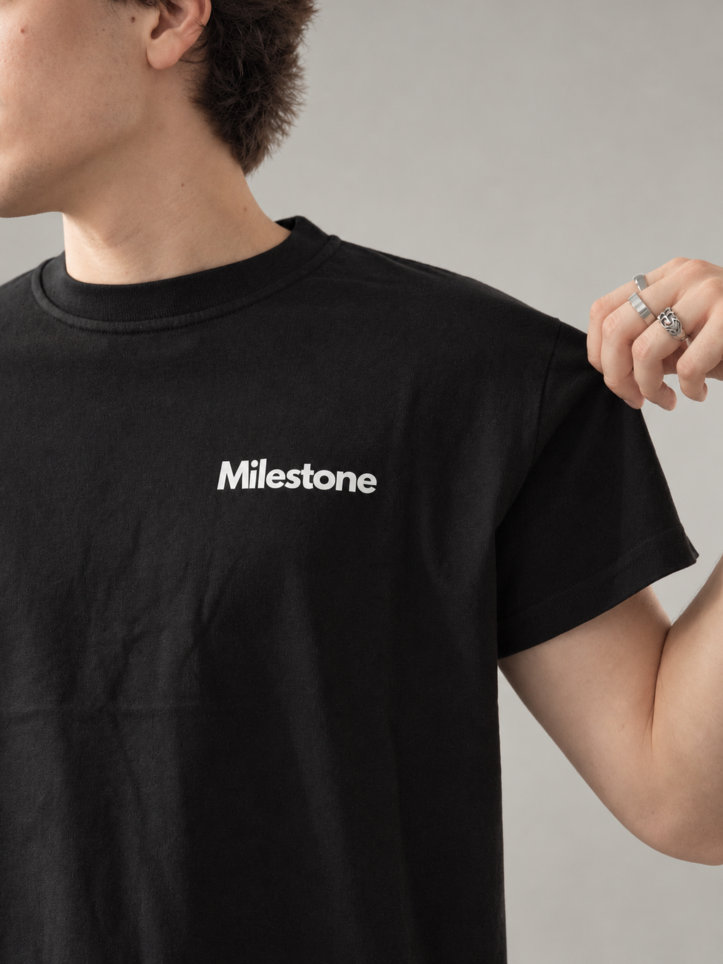 "MILESTONE STUDIO" GROW & GLOW T-SHIRT / BLACK