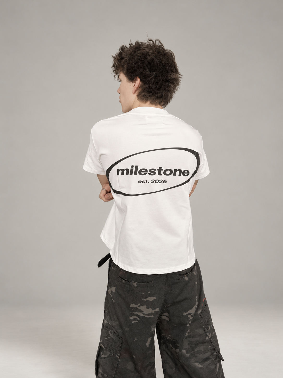 "MILESTONE STUDIO" GLAZE ON T-SHIRT / WHITE