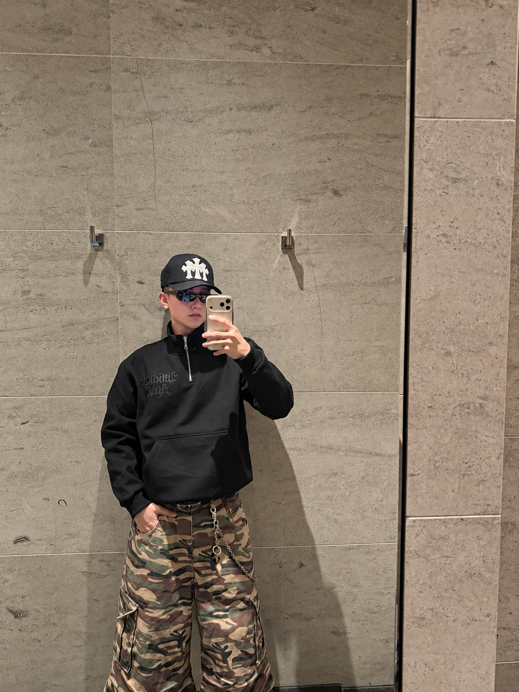 “WHENEVER” LOGO HALF-ZIP SWEATSHIRT / BLACK