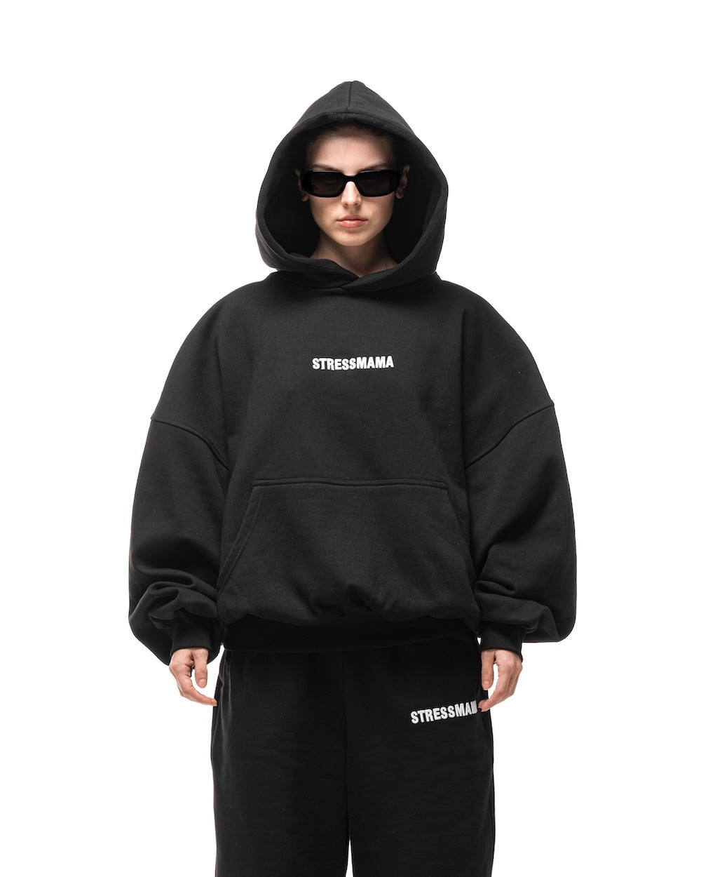 "STRESSMAMA" FALL25 01 TEAM HOODIE - BLACK